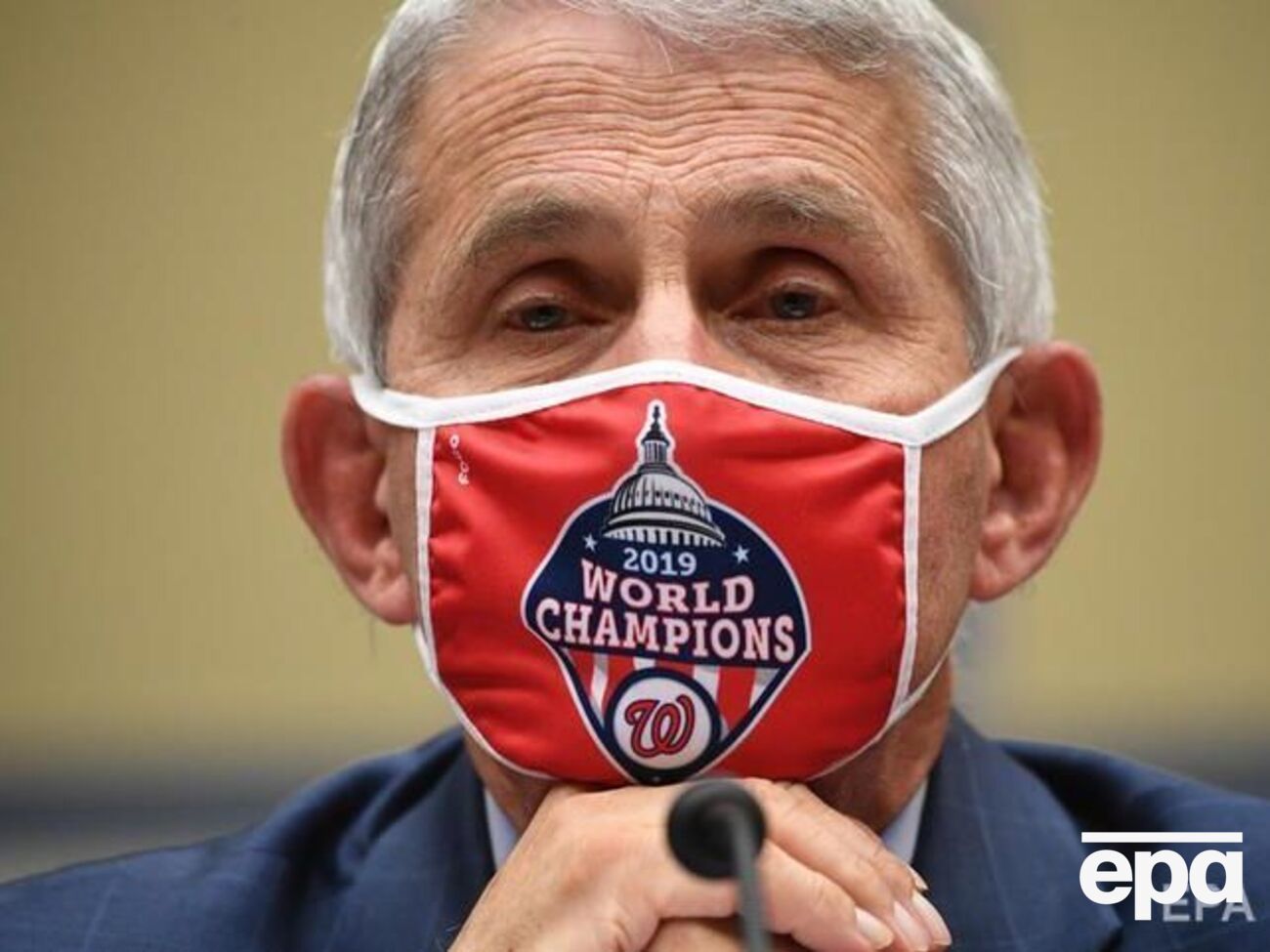 Фаучи считает, что вакцина должна быть полностью исследована