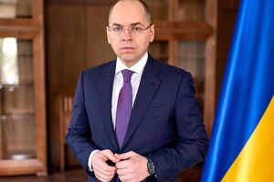 Степанов підкреслив, що медик має отримувати "конкурентну зарплату"