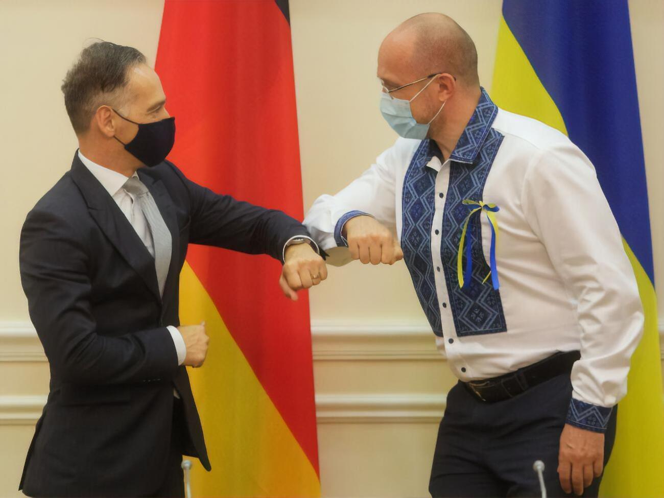 Шмыгаль (справа) провел встречу с Маасом