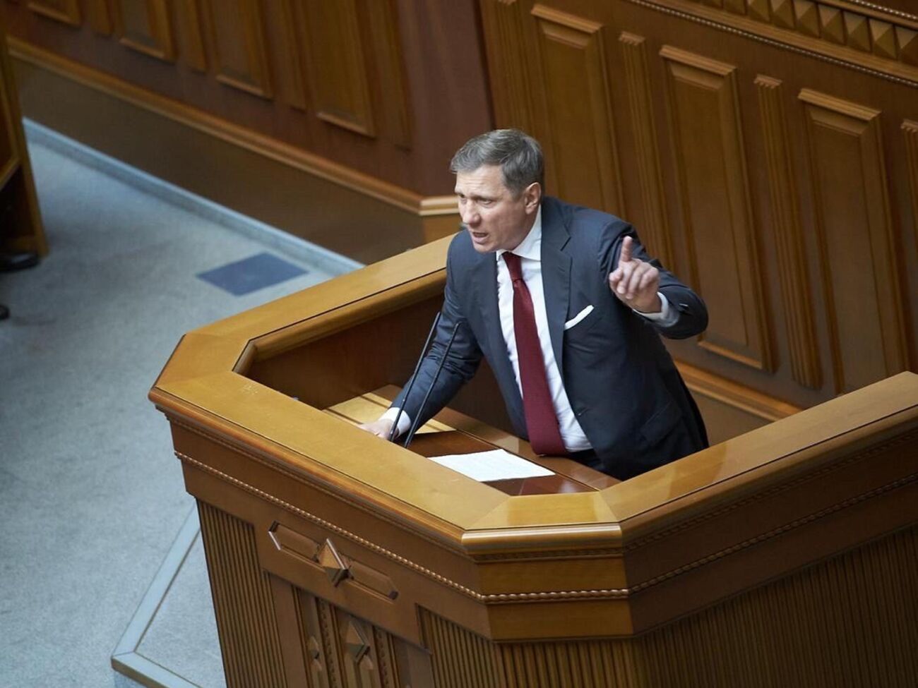 Сергій Шахов:&nbsp;Незважаючи на офіційне декларування миру і припинення вогню на Донбасі, губернатор&nbsp;&nbsp;Луганської області&nbsp; констатує війну