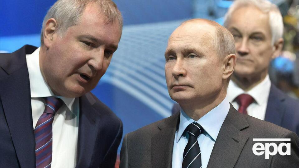 Рогозин и Путин во время визита на предприятие НПО "Энергомаш", разрабатывающее и производящее жидкостные ракетные двигатели для космических ракет-носителей (Химки Московской области, Россия)