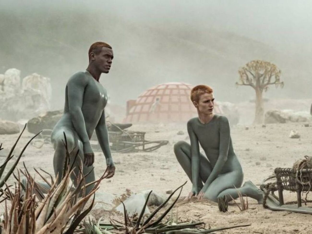 По сюжету землянам предстоит научиться жить на другой планете