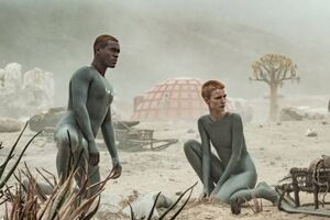 По сюжету землянам предстоит научиться жить на другой планете