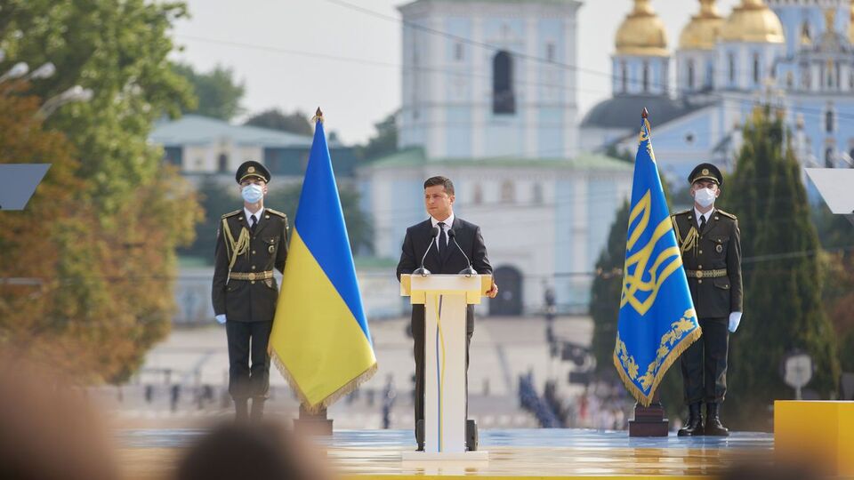 Зеленський вважає, що Україна має спростити правила в'їзду для білорусів
