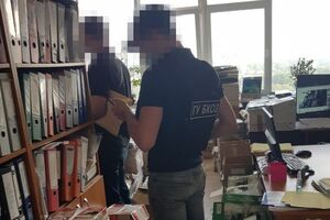 Правоохоронці провели обшуки у приміщеннях Міністерства інфраструктури, Укртрансбезпеки й за адресами, де мешкають фігуранти справи