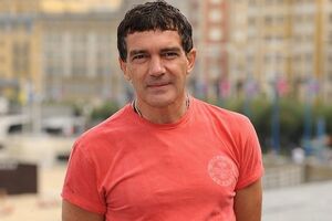 Бандерас: Могу сказать, что поборол инфекцию COVID-19