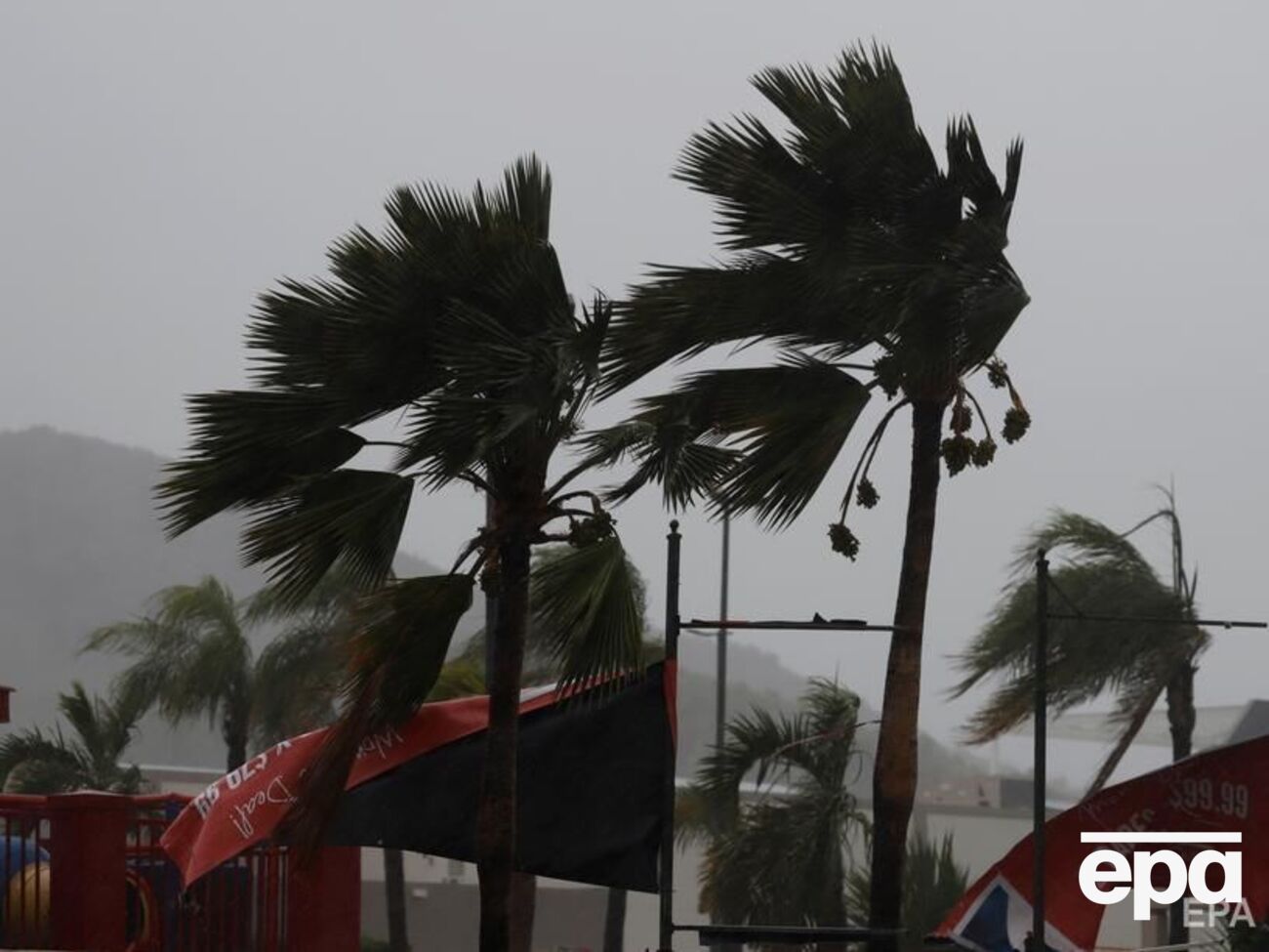 Сейчас "Лауру" квалифицируют как ураган первой категории