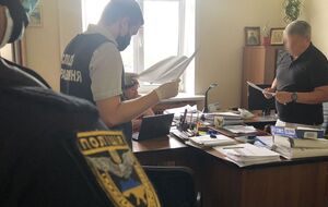 Обшуки в міськраді Миколаєва проводять у супроводі спецпризначенців