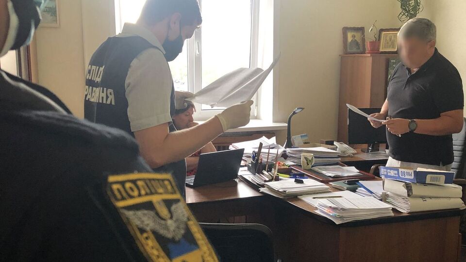 Обшуки в міськраді Миколаєва проводять у супроводі спецпризначенців