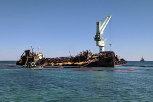 Под Одессой возобновились работы по подъему танкера Delfi