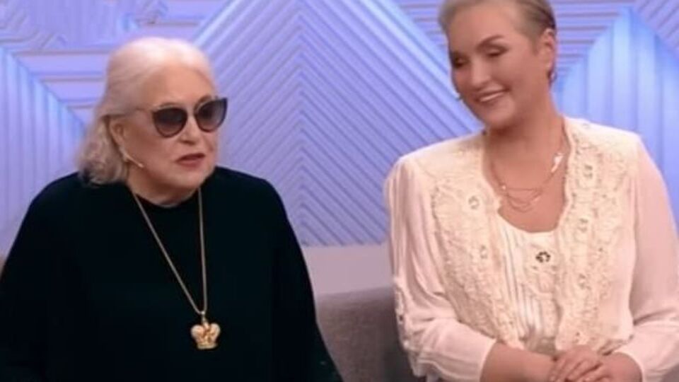 Дочь Федосеевой-Шукшиной (справа на фото) считает, что Алибасов женился на ее матери ради пиара