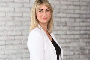 Домбровську у "Слузі народу" вважають здатною провести багато зустрічей і виграти вибори