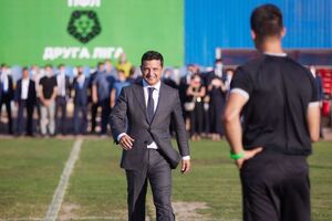 График Зеленского изменился из-за срочного телефонного разговора с Помпео