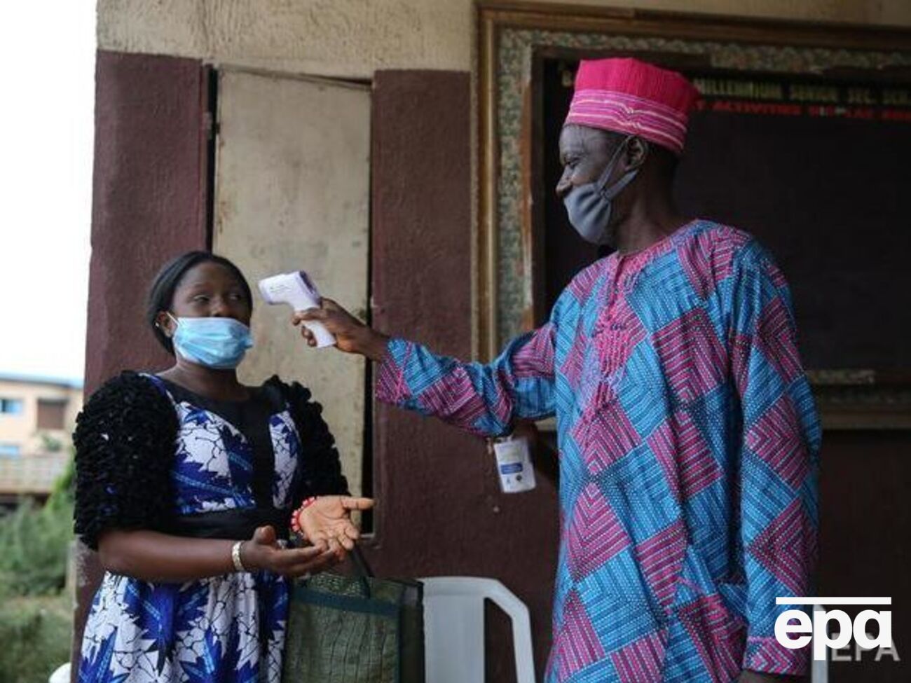 Коронавирус распространяется в мире с конца 2019 года