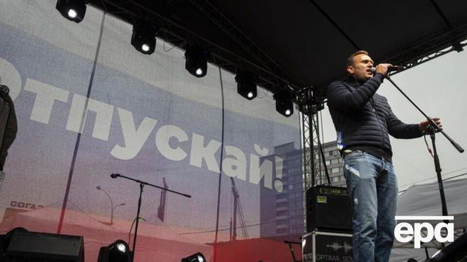 В немецкой клинике Навальный находится с 22 августа