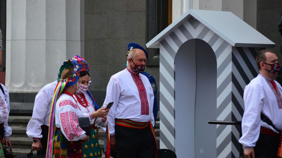 Кількість підтверджених випадків COVID-19 в Україні перевищила 112 тис.