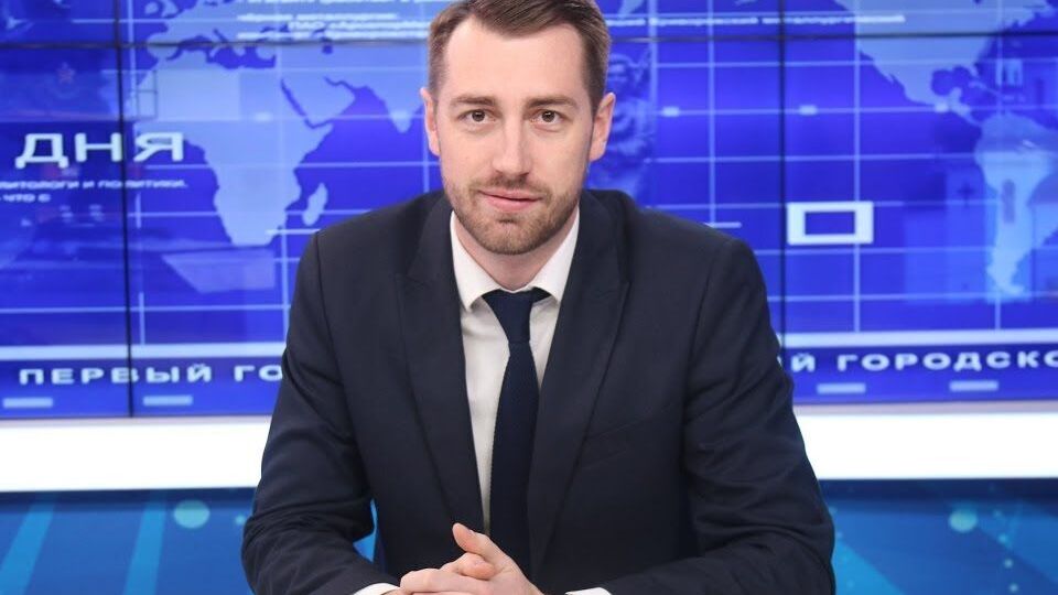 Прокопчуку 34 роки, у нього кілька вищих освіт