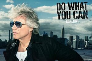 Бон Джови в ролике прогулялся по пустынному Нью-Йорку, который медленно возвращается к активной жизни