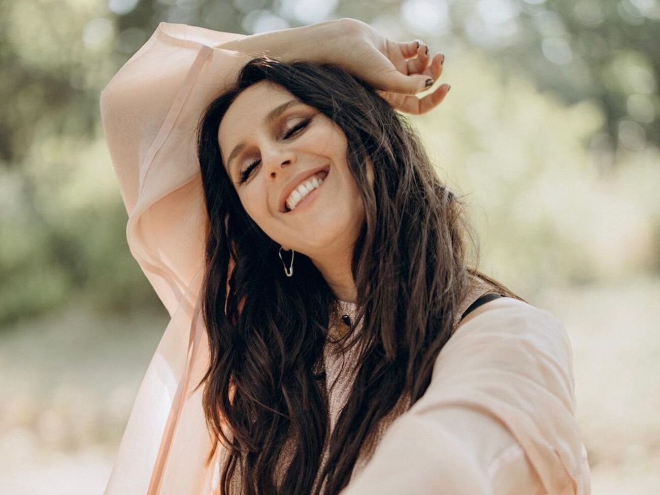 Джамала: Дякую всім людям поруч! Любові, щастя та підтримки всім людям на Землі!