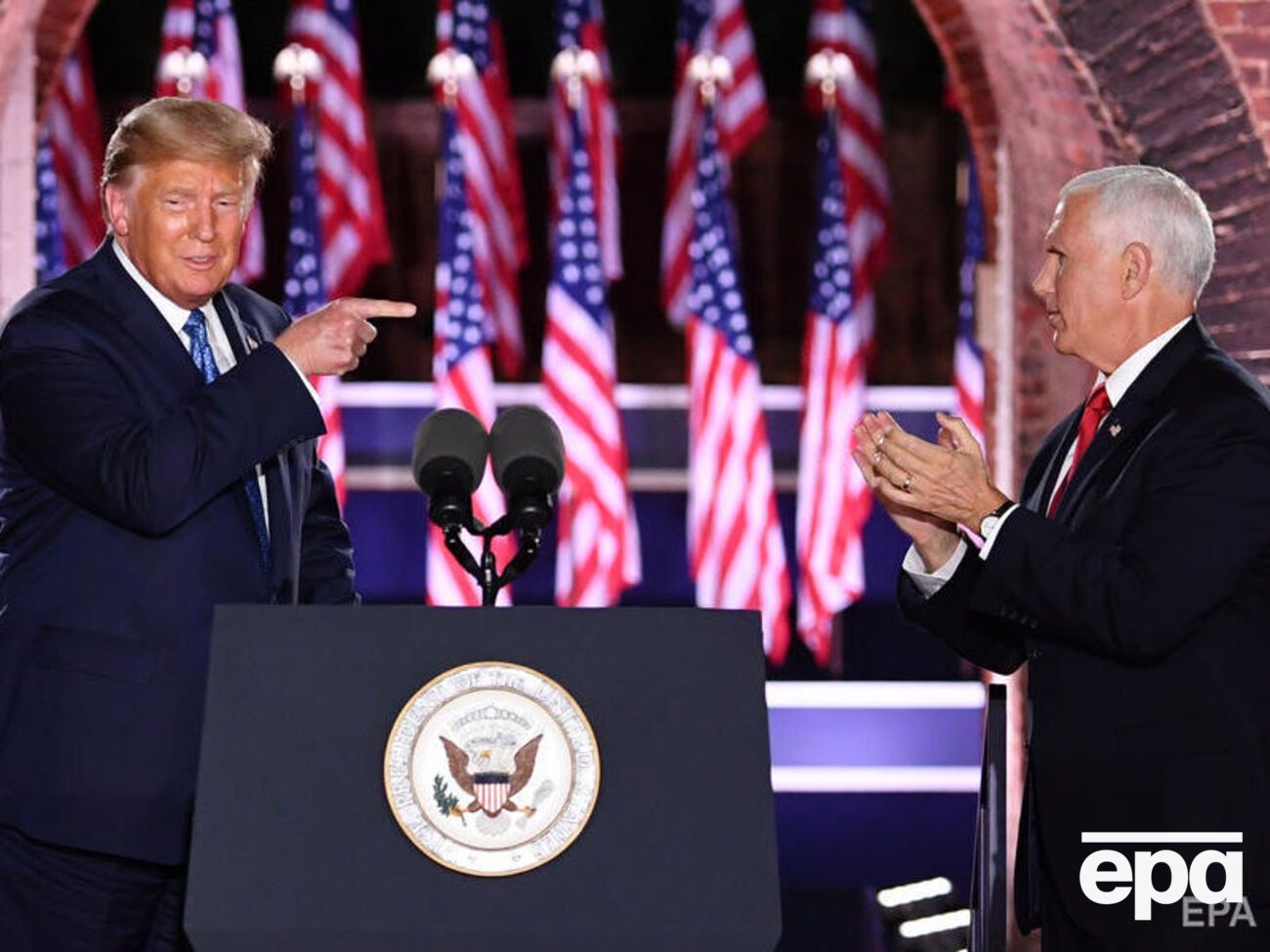 Пенс сохранит должность вице-президента в случае победы Трампа на выборах