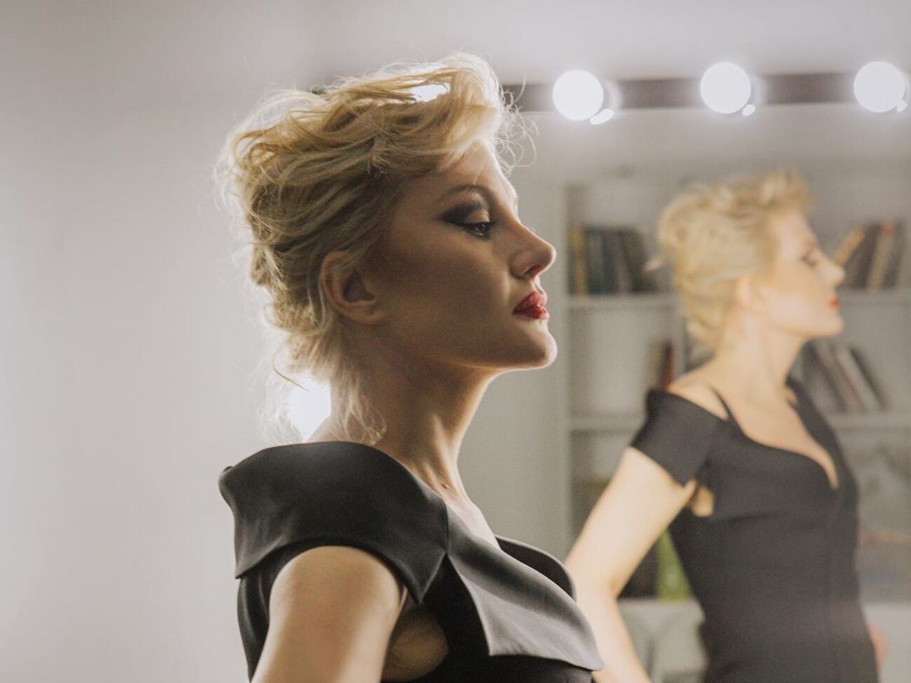 Литвинова: Земфіра – велика антиматерія, прибулець, спалах! Із днем народження! Будь вічною!