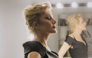 Литвинова: Земфира – великая антиматерия, пришелец, вспышка! С днем рождения! Будь вечной!