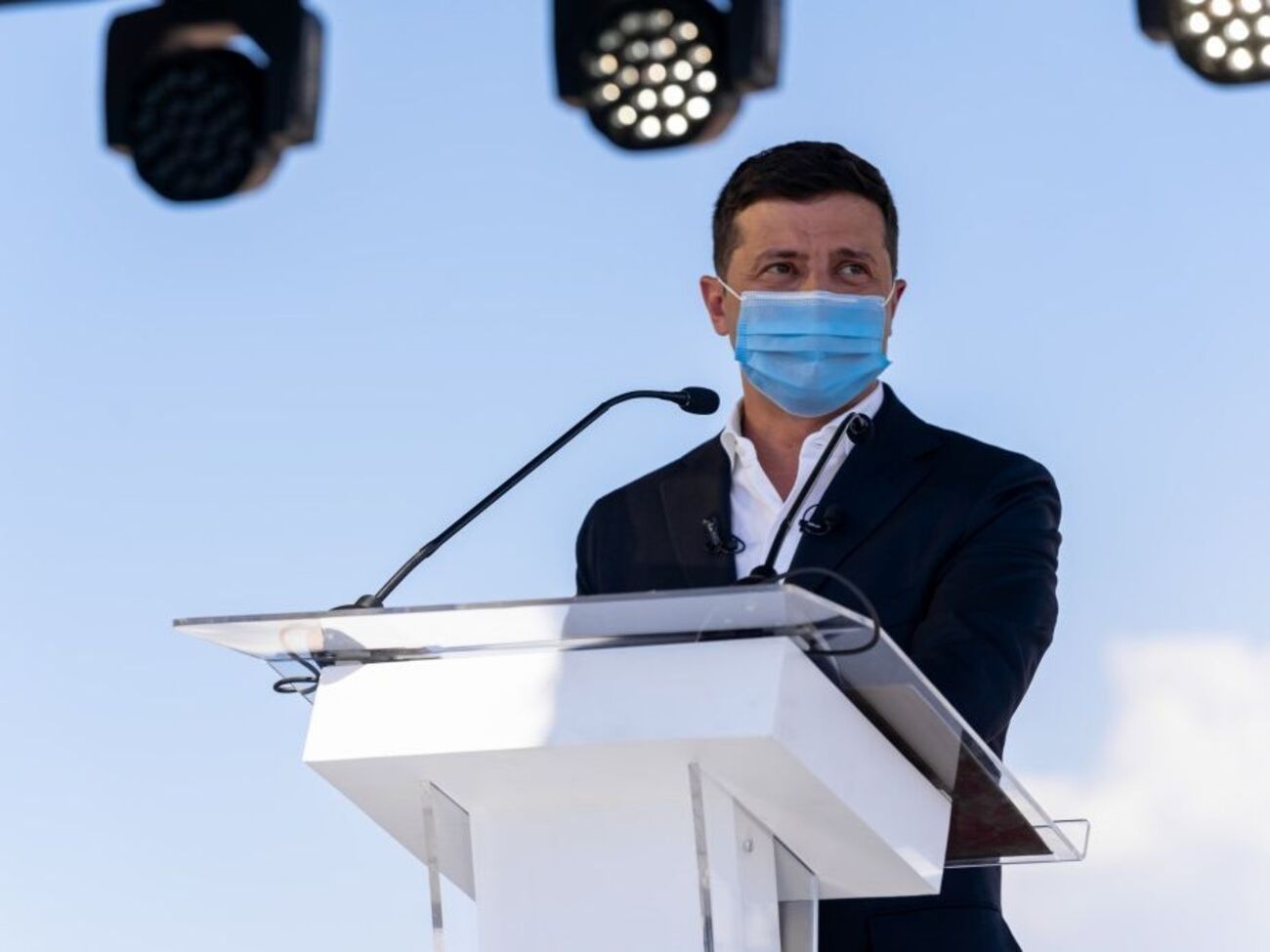 Зеленский заявил, что внимание к чиновникам, которых он назначил, должно быть особо пристальным