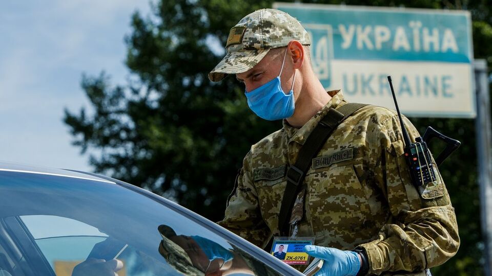 Госагентство предлагает разрешить пересечение границы членам "смешанных" семей, в которых есть граждане Украины и других государств
