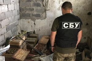 Сейчас правоохранители устанавливают лиц, которые обустроили найденный схрон