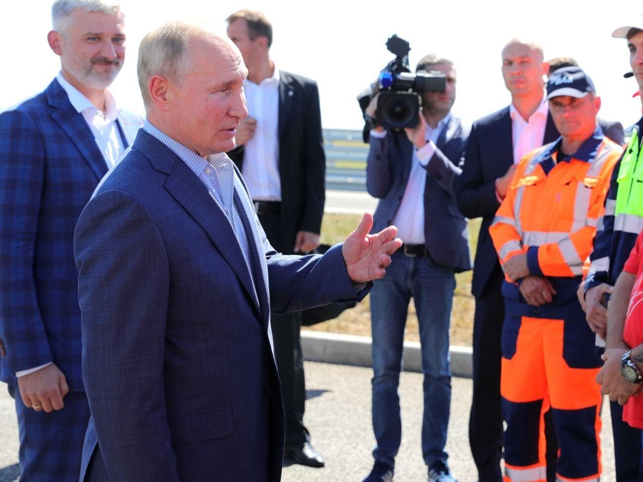 В Крыму Путин присутствовал на открытии нового участка дороги