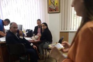 За даними Бондаренка, в обшуках бере участь 55 осіб