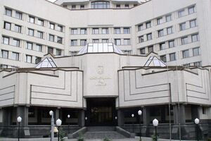 28 августа Конституционный Суд Украины принял решение о неконституционности назначения Сытника и карантинных требований