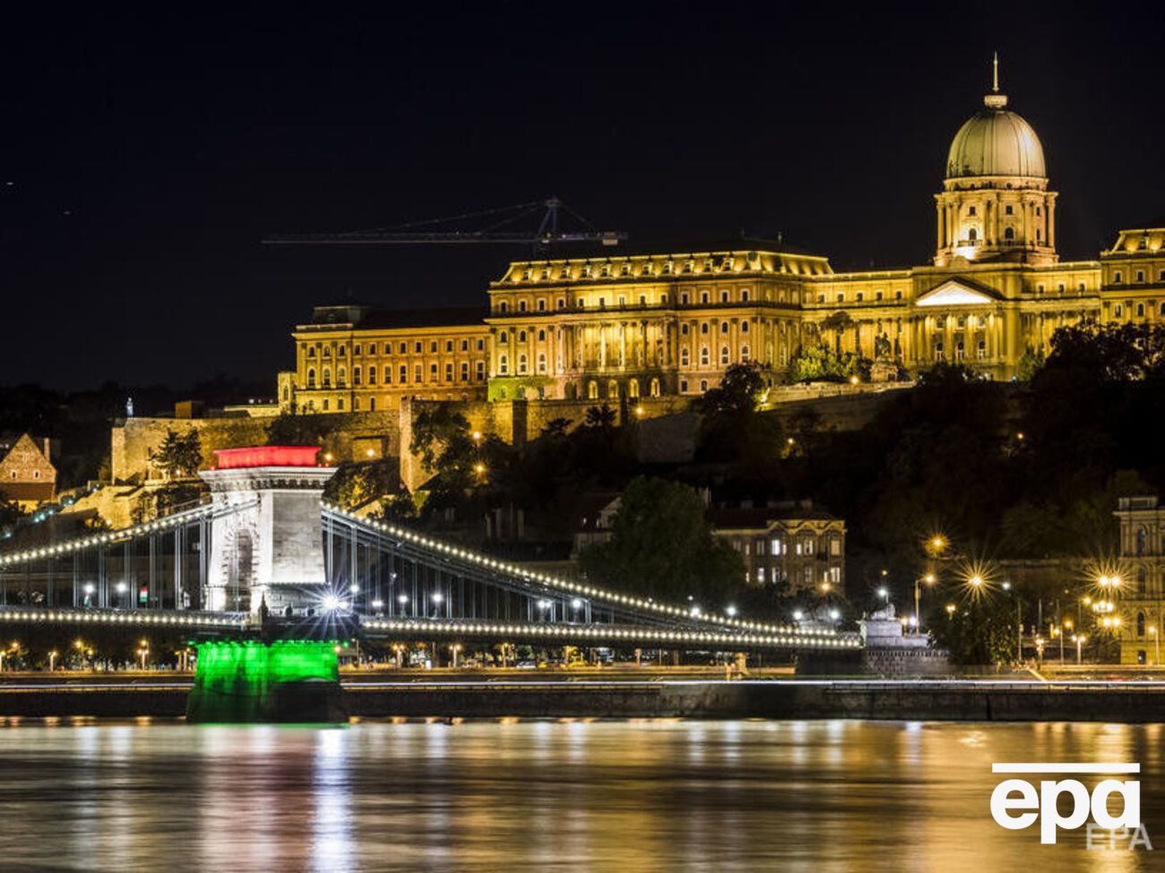 Угорщина вирішила закрити кордони для іноземців