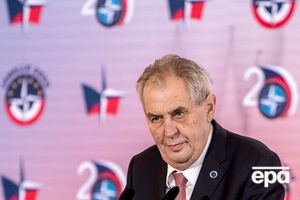 Земан продолжит лечение дома