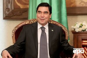 К муке и хлебу в некоторых регионах Туркменистана прилагаются портреты Бердымухамедова