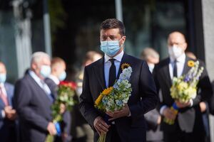 Зеленский: Мы не должны забывать всех тех, из-за кого погибли наши ребята в Иловайском котле