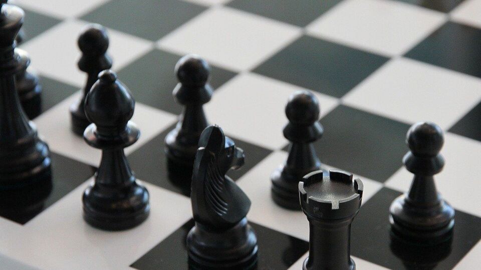 Украинцы выиграли одну партию из 12