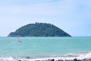 Богуслаєв придбав острів біля берегів італійської Лігурії