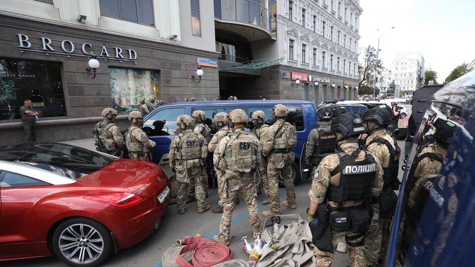 Банківське відділення захопили приблизно о 12.00