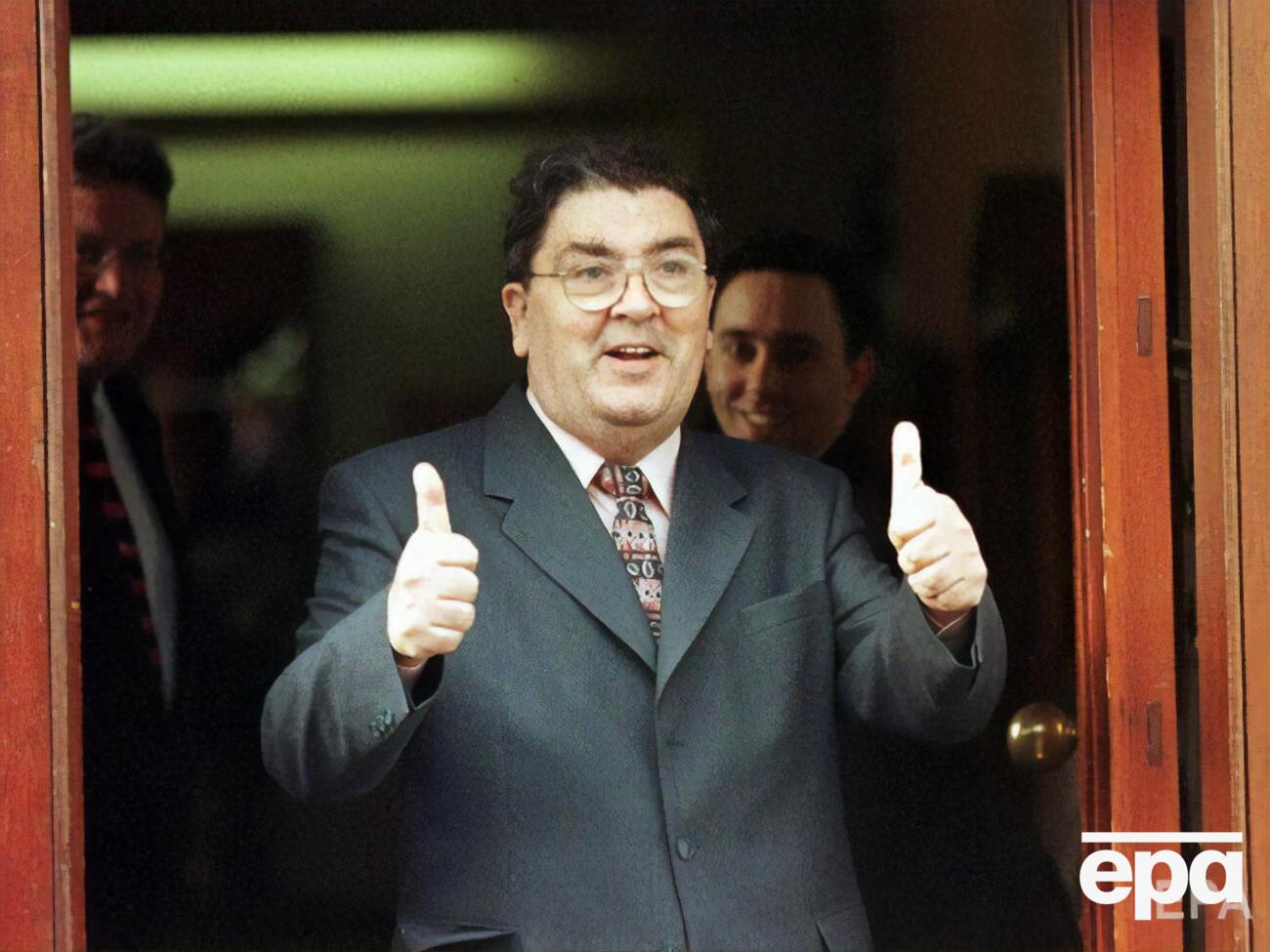 Хьюм получил Нобелевскую премию за усилия по поиску мирного решения конфликта в Северной Ирландии