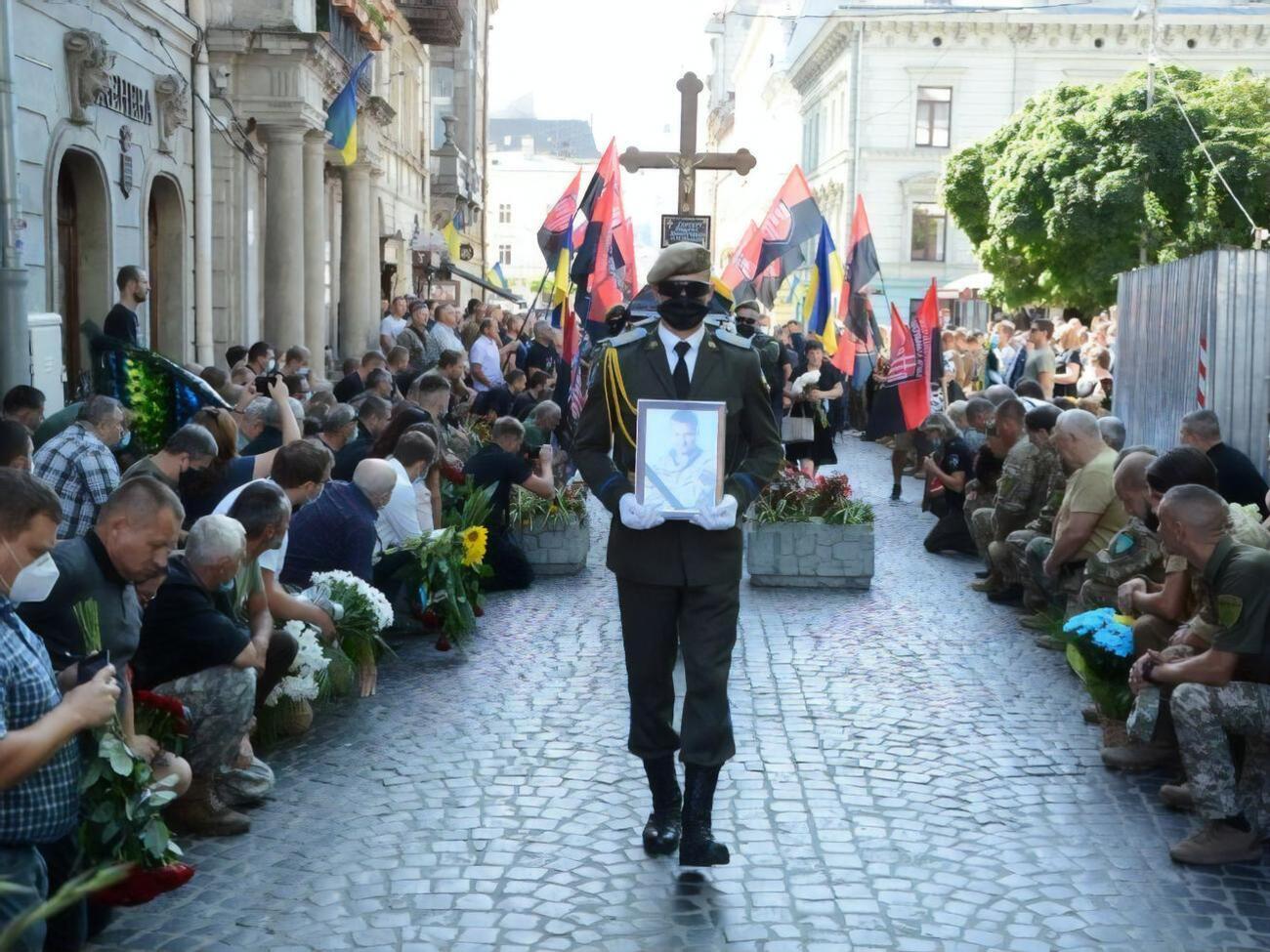 Во Львове попрощались с комбатом Гергертом. Фоторепортаж
