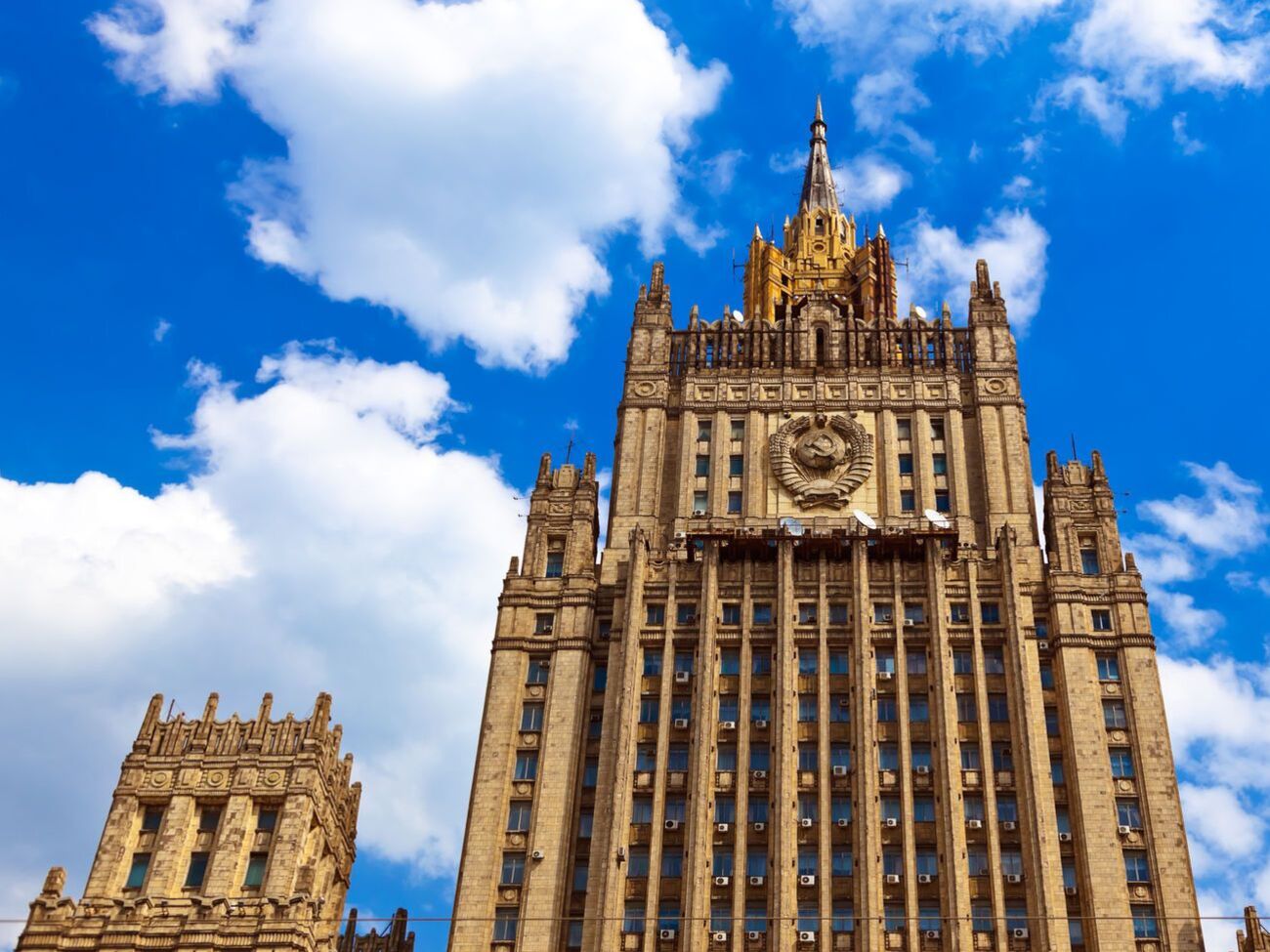 В МИД России считают, что власти Беларуси должны пригласить россиян для расследования инцидента с наемниками