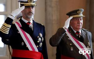 Феліпе VI (ліворуч) стверджував, що не збирається успадкувати активи свого батька Хуана Карлоса (праворуч), походження яких туманне