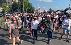 Протестувальники прийшли привітати Лукашенка