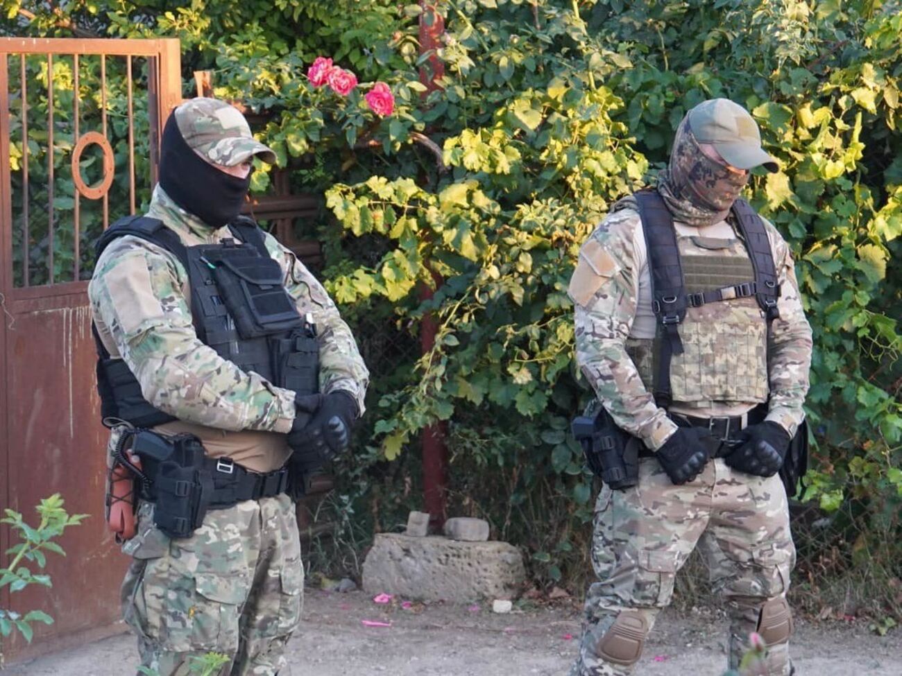 У представництві президента України засудили затримання чотирьох кримських татар