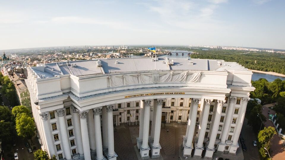 МЗС України закликало міжнародну спільноту продовжити захист прав і свобод жителів Криму і посилити тиск на Росію