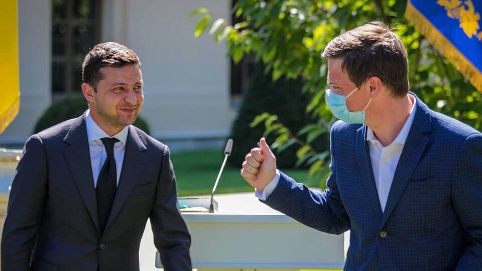 Комаров: Виявляється, Зеленський підписав указ і надав мені звання.