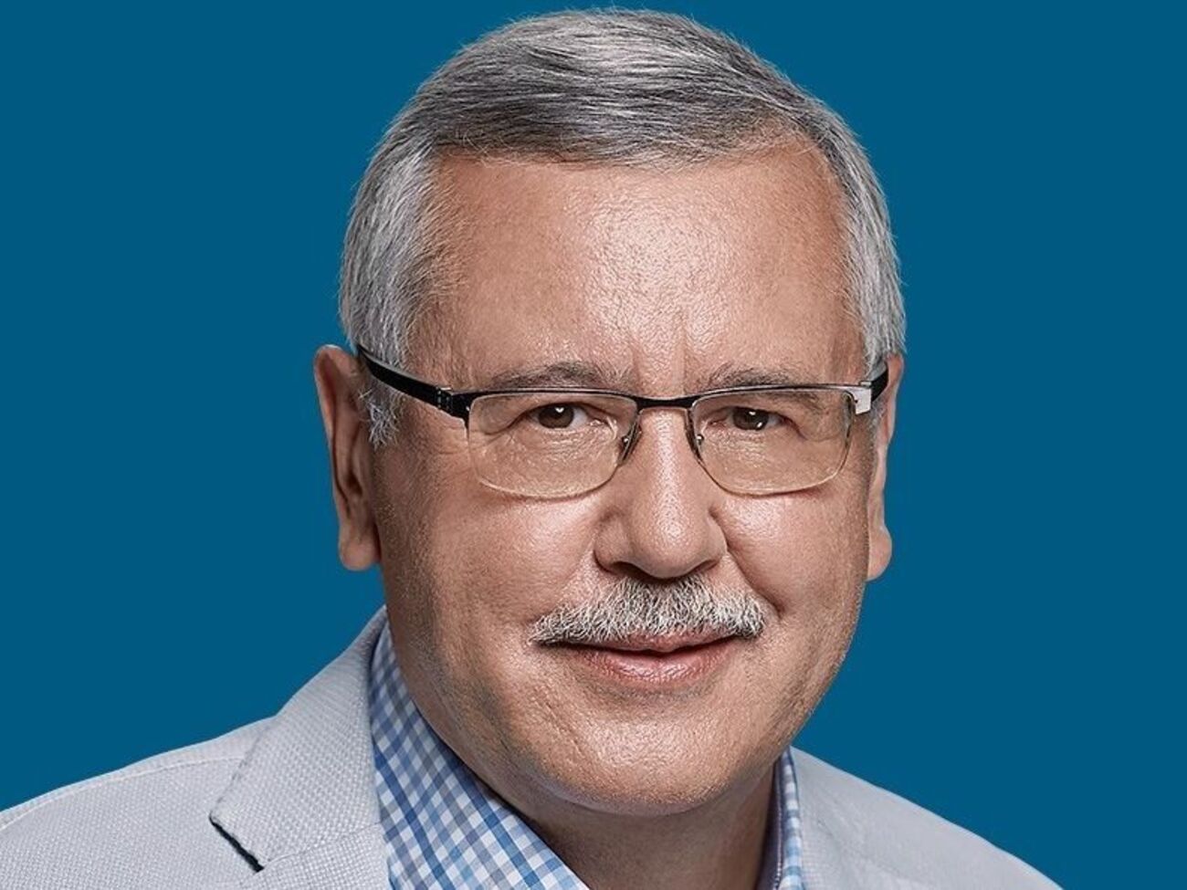 Фокін пересунув "червону лінію", щоб "особый статус" ввели "лише" для окупованих територій. Це шахрайство в чистому вигляді