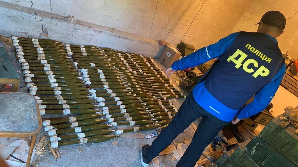 У Харкові гараж переобладнали під схованку з боєприпасами