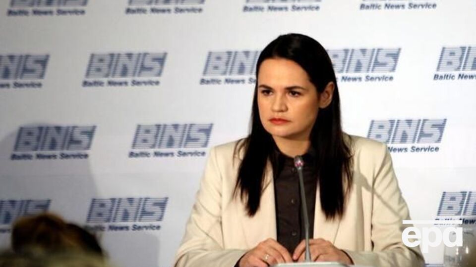 Введение российских силовиков имело бы тяжелые последствия для отношений Беларуси и России, отметила Тихановская